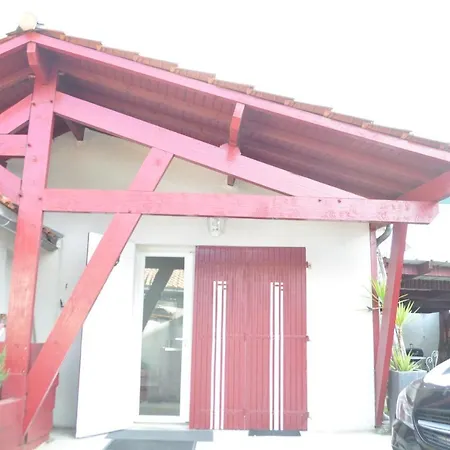 Holiday home Petite Maison Basque Rouge Moderne Avec Parking *